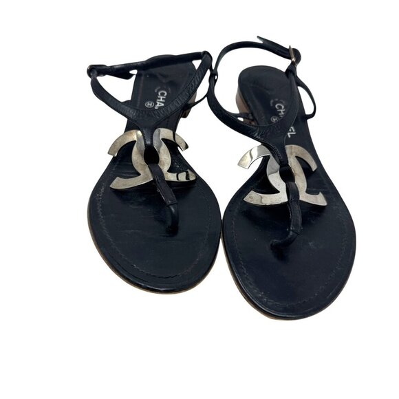 Chanel Black leather thong sandals size 37 7 big silver metal logo flats - Picture 5 of 16
